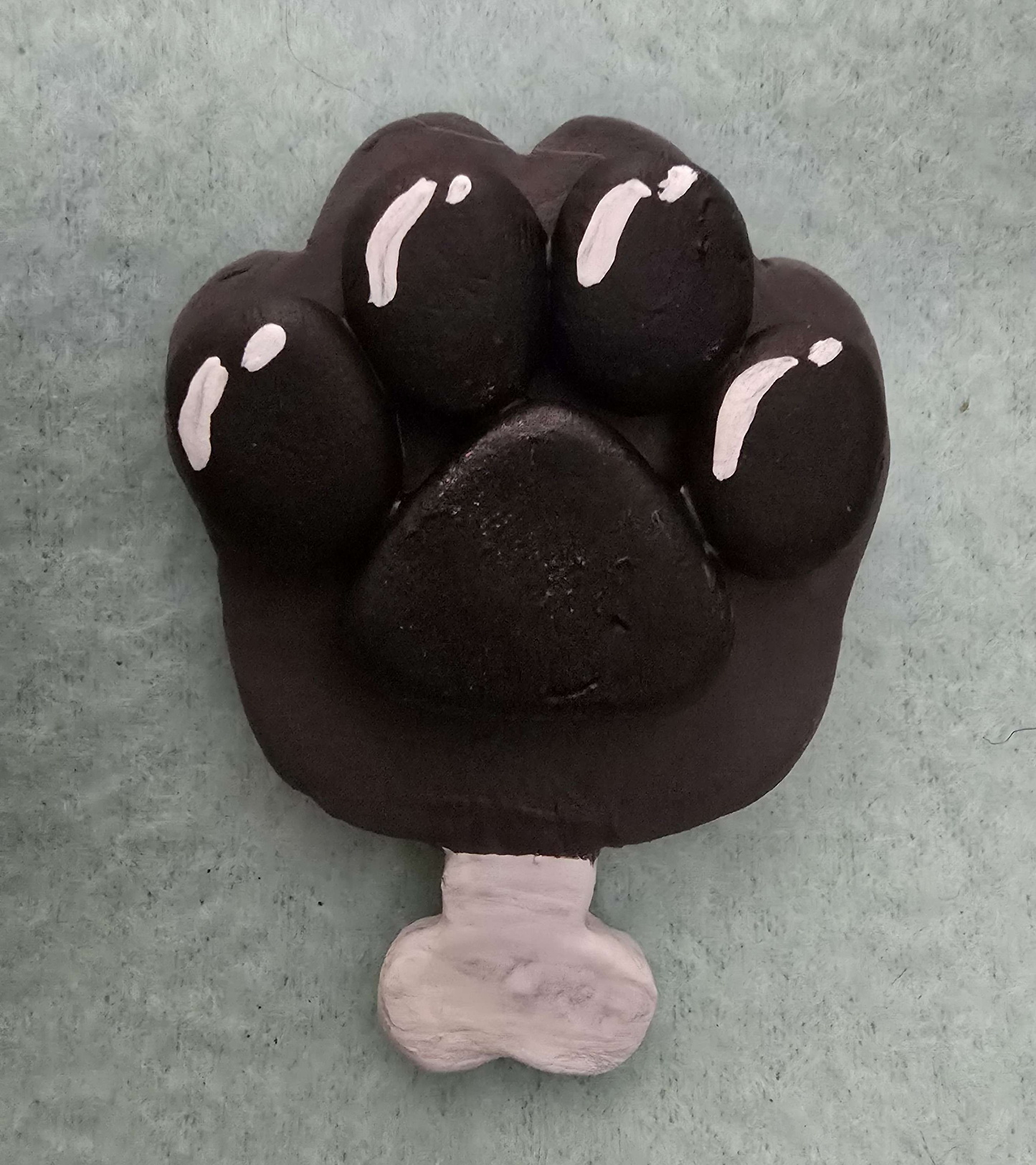 Clay paw Pin / Magnet