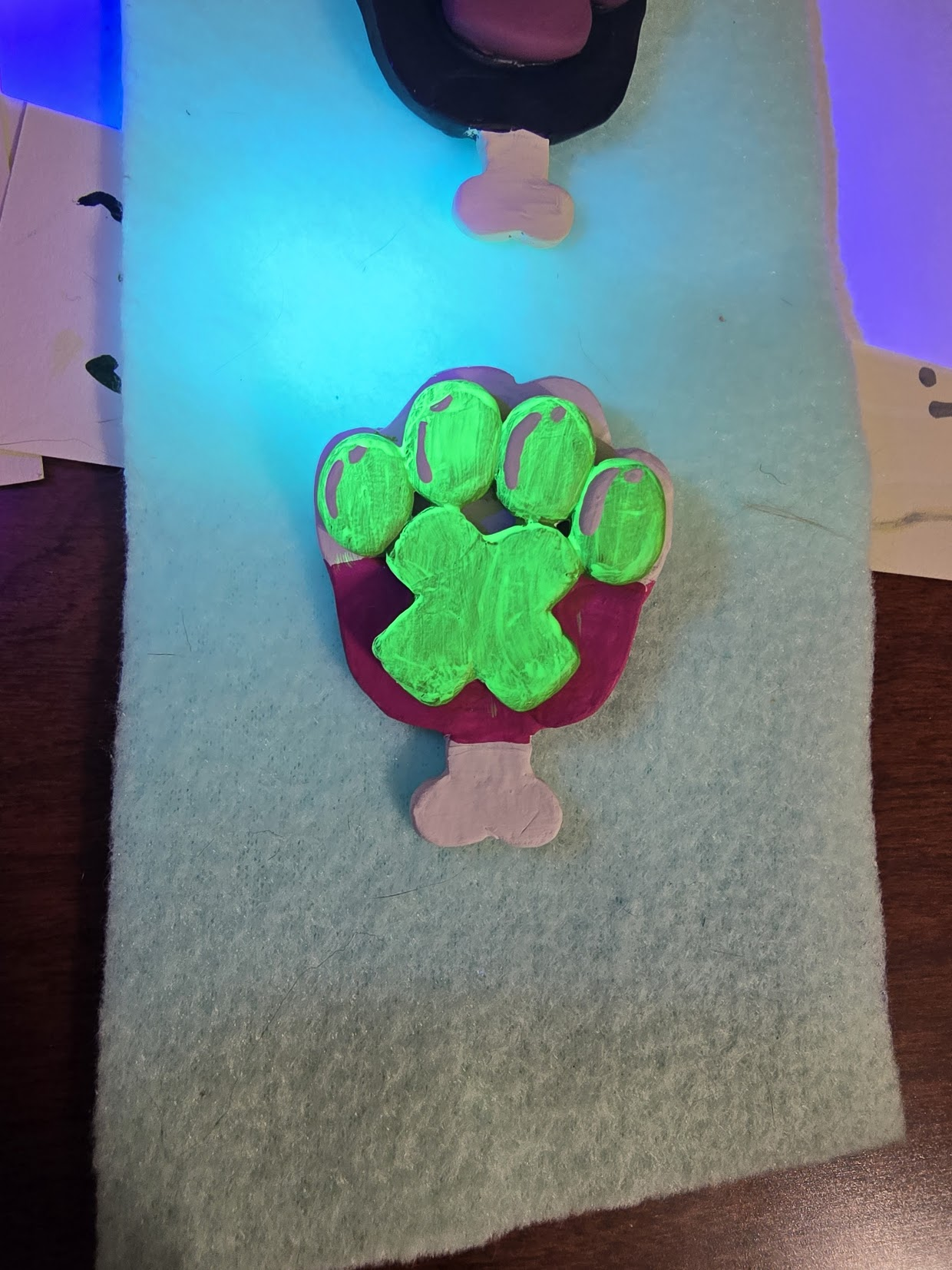 Clay paw Pin / Magnet