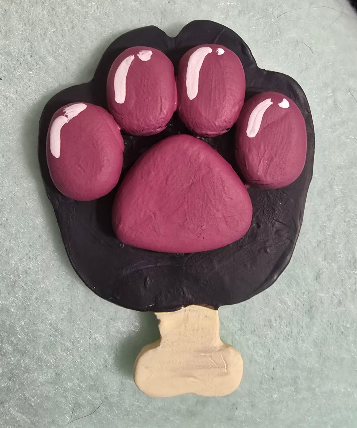 Clay paw Pin / Magnet